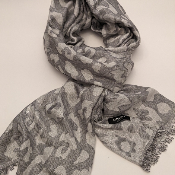 Olsen Europe silver shawl/ scarf - Picture 7 of 8